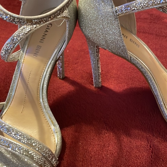 Silver sparkly heels! - Picture 2 of 6